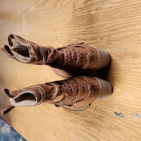 Dingo Leather Boots, Size 8 - Picture 2 of 7